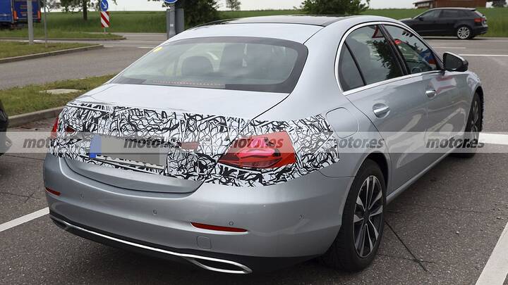 mercedes-clase-c-facelift-fotos-espia-2026-2025108086-1746784300_19