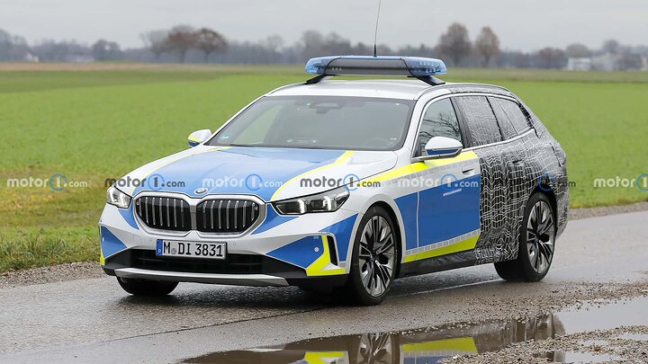 2024-bmw-5-series-touring-police-car-spy-photo (1)