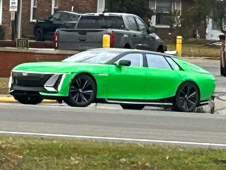 Bright-green-Cadillac-Celestiq-spotted-exterior-001-front-three-quarters