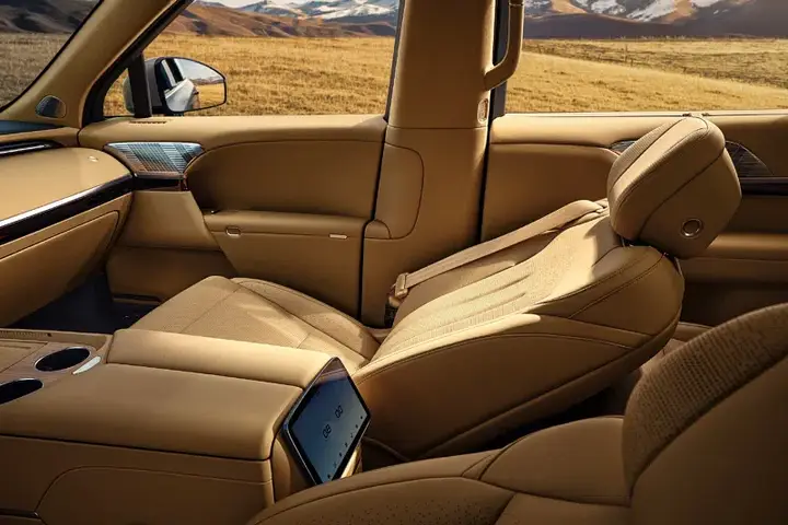 2026 Xpeng GX SUV Interior -newcarscoops-987-197-800x534