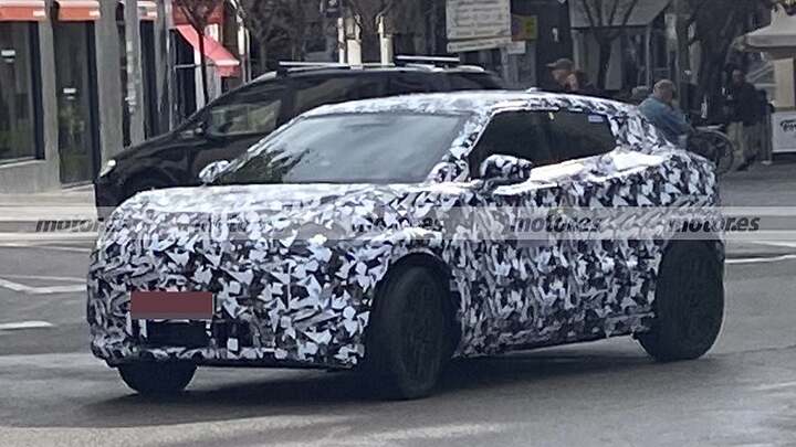 First spy photos of the new 2026 Nissan JUKE, the SUV that promises to surprise everyone again 10