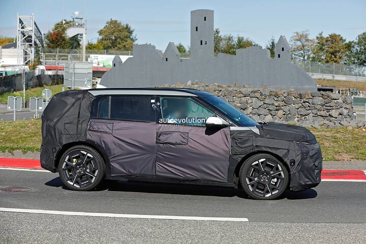 imgi_63_kias-baby-ev-hits-the-nurburgring-in-sporty-guise_20