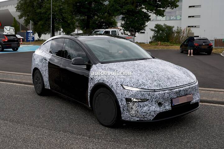 imgi_44_2026-tesla-model-y-l-caught-testing-on-the-nurburgring-european-model-confirmed-255683_1