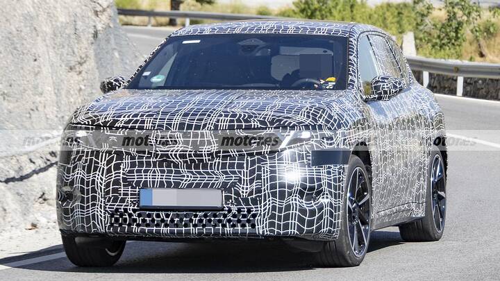 BMW ya tiene listo el iX3 más potente que verás pronto… no es un M puro, pero te va a sobrar 3