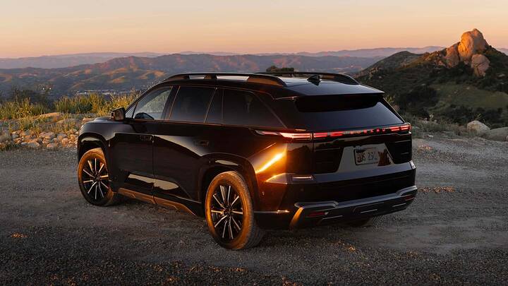 imgi_25_2027-subaru-getaway