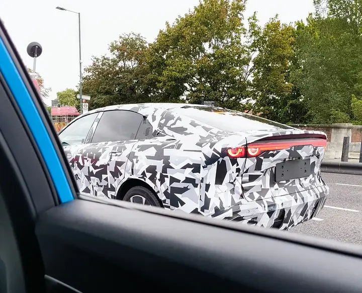 spotted-the-6e-sneaking-around-the-uk-v0-ynli4y6htqpf1