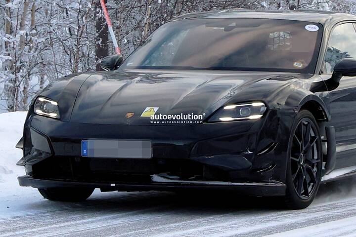 newcarscoops_ Porsche Taycan GT4 RS(4)