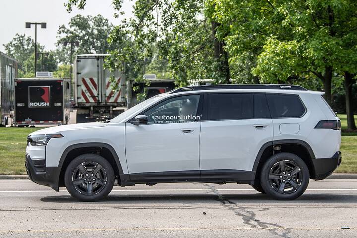 all-new-2026-jeep-cherokee-leaves-its-camouflage-at-home_22