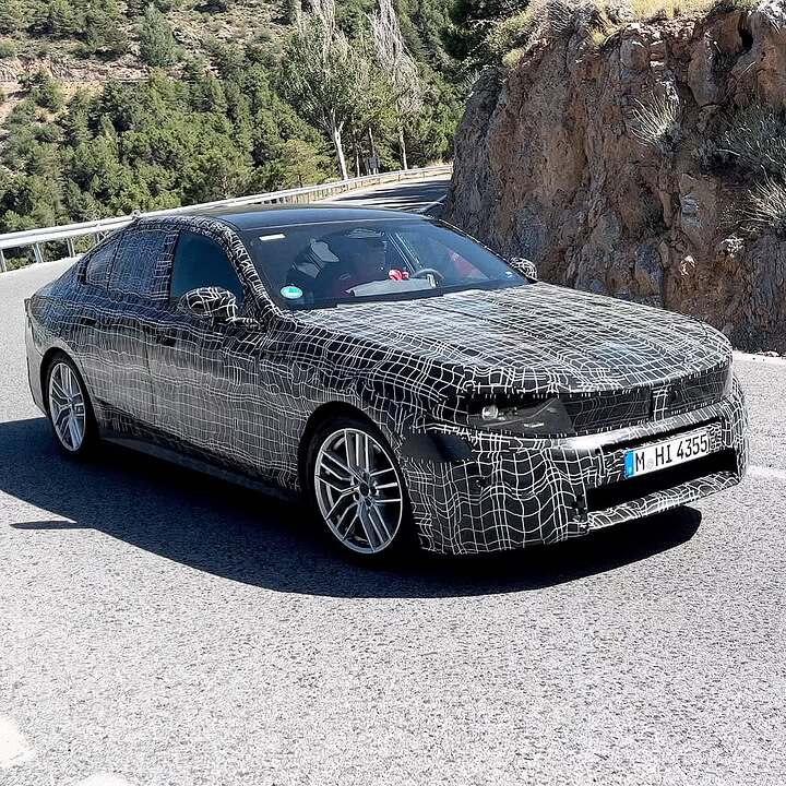 2026 @bmw Serie 5 restyling! Pillado 🧐-Queréis vídeos de BMW para mi canal de @youtube NCARS 😎