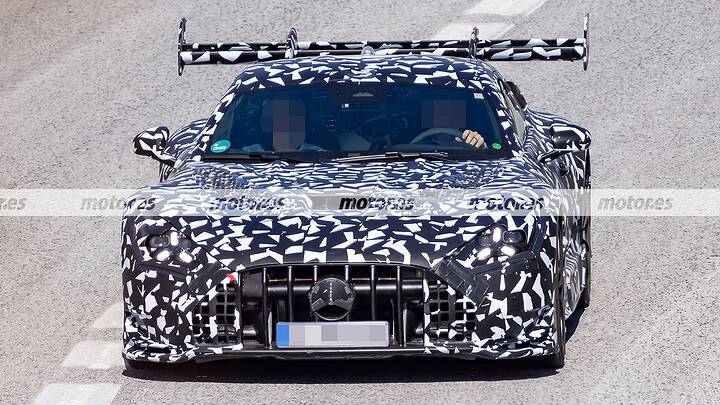 mercedes-amg-gt-black-series-2027-produccion-fotos-pruebas-2026116784-1791046733_2