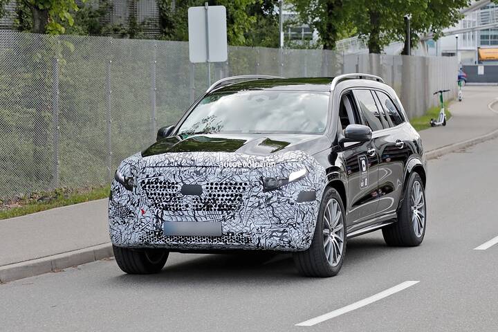 the-mercedes-maybach-gls-600-4matic-looks-primed-for-a-second-facelift_3