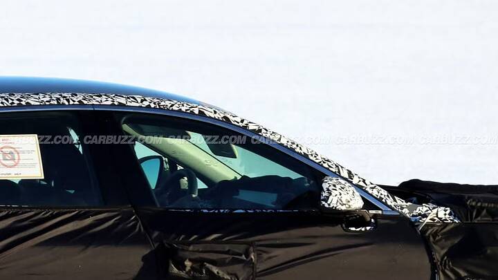 imgi_44_genesis-g80-hybrid-11