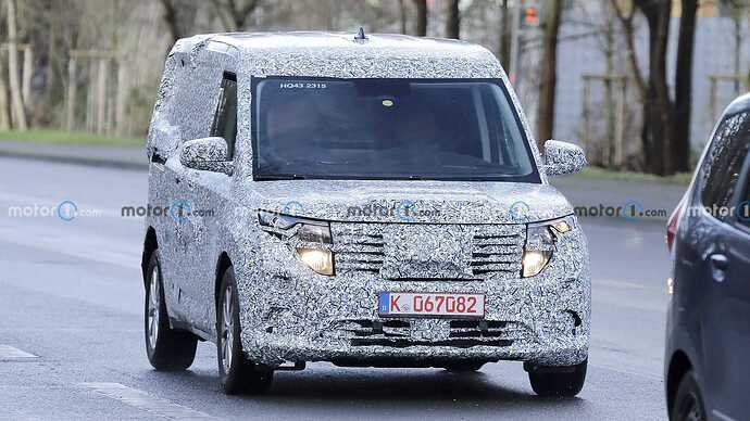 ford-transit-courier-first-spy-photo