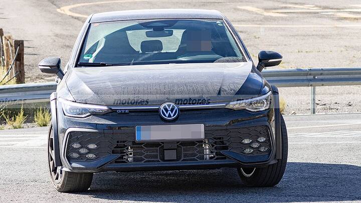 volkswagen-golf-9-fotos-espia-2025109936-1757067523_8
