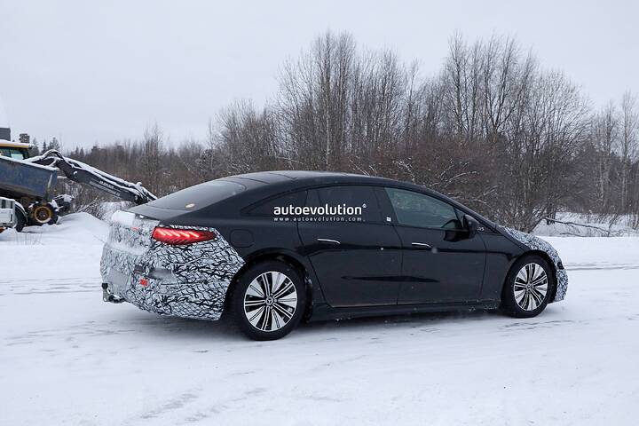 imgi_42_mercedes-eqs-is-getting-a-new-face-newcarscoops_7