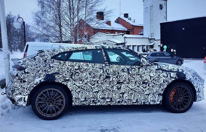 💥💥💥💥💥Spyshots 2027 Lamborghini Urus SE Performante Spied Testing With Big Light Bar on the