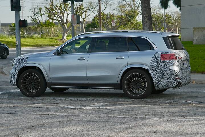 617352459_12027 Mercedes-AMG GLS 63_newcarscoops_n