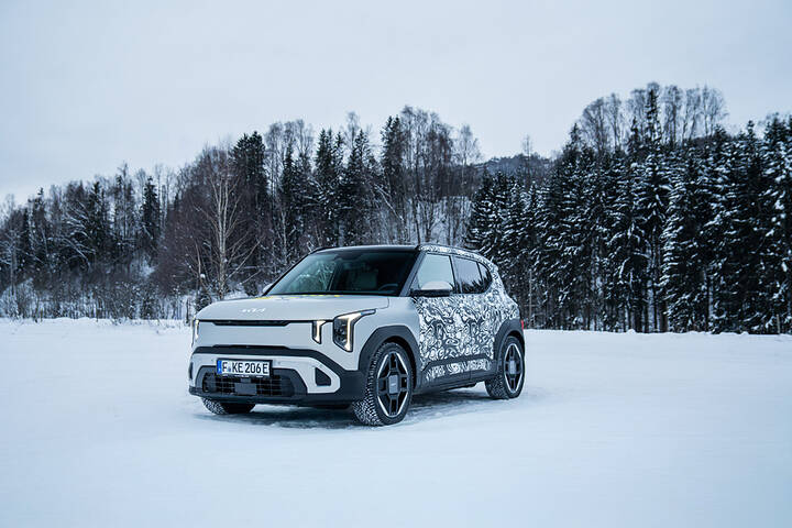 30386-kia-ev2-prototype-winter-test-norway-elprix-print-3600x2400-13