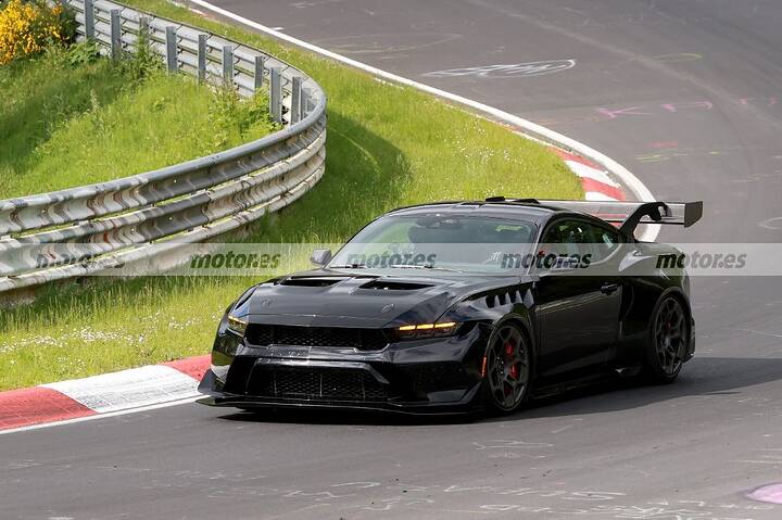 ford-mustang-gtd-fotos-espia-nurburgring-2024102225-1716415353_5