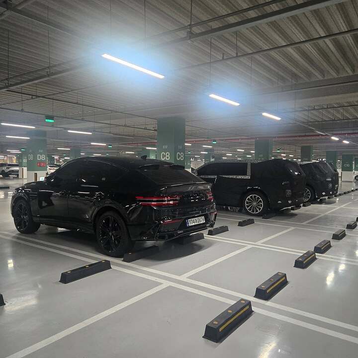 GV90 parked next to GV80 Coupe_newcarscoops_32a9e