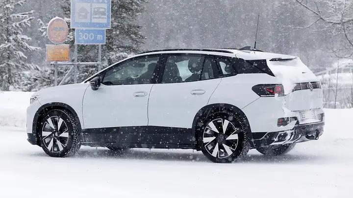 Volkswagen-ID.-Tiguan-spy-shots-_newcarscoops_7