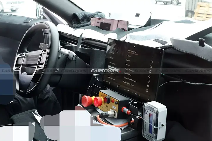 2027-Range-Rover-Velar-Spied-newcarscoops-9-2048x1366