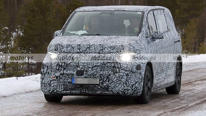 mercedes-clase-v-eq-fotos-espia-suecia-2025106250-1737374524_1