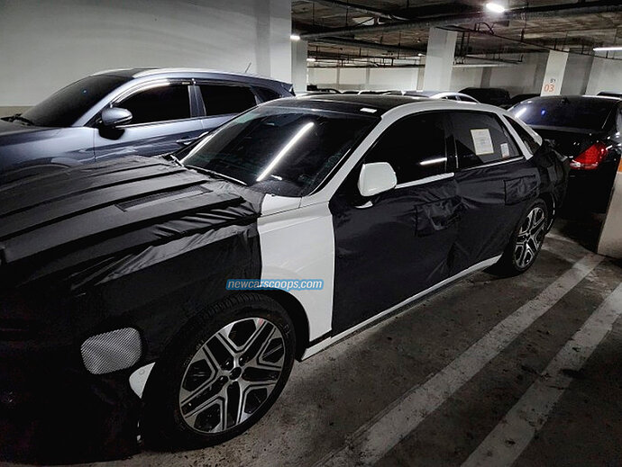 2023_Hyundai_AZERA_0001