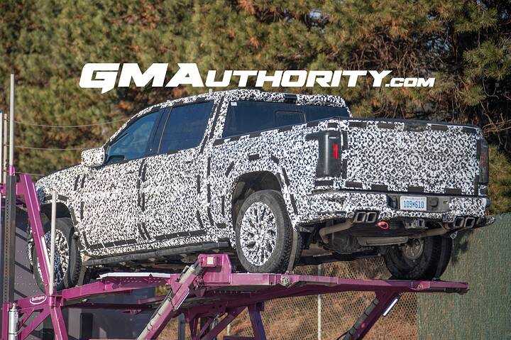 imgi_130_2027-Chevrolet-Silverado-1500-High-Country-Prototype-Spy-Shots-February-2026-Light-Camo-Exterior-011