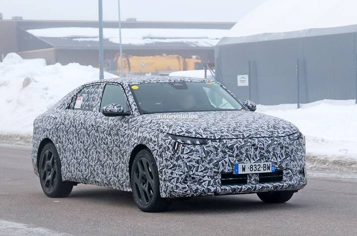 next-ds-flagship-spied-with-sloping-roofline-stla-medium-based-model-is-100-electric_2