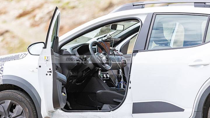 interior-dacia-sandero-2026-fotos-espia-2025109148-1752339447_4