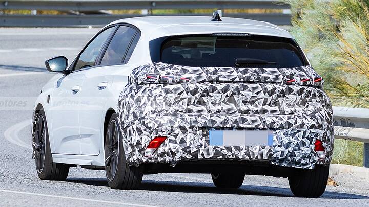 Cazado el nuevo Peugeot 308, descubre la renovación que desafía al Golf en estas fotos espía 15