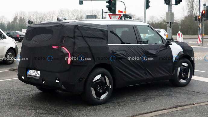 new-kia-ev9-spy-photos