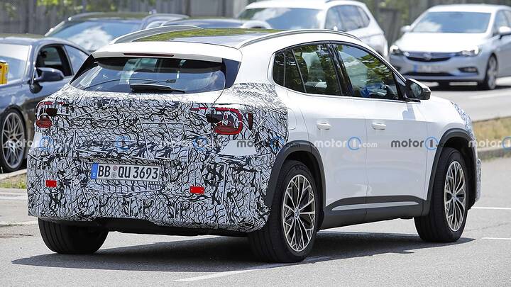 imgi_21_mercedes-gla-2027-newcarscoops