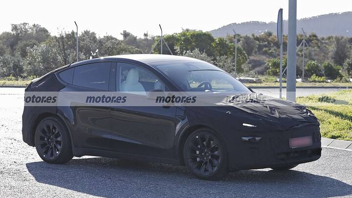 tesla-model-y-juniper-2026-fotos-espia-2025105983-1735817933_5