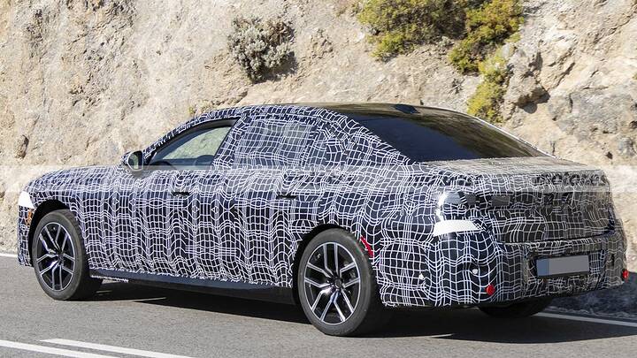 El nuevo BMW Serie 7 2026 se deja ver en nuevas fotos espía… y sí, los faros finos y polémicos siguen ahí 14