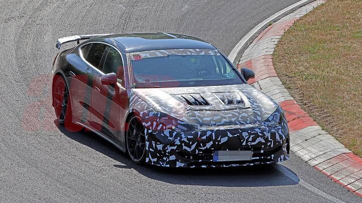 imgi_11_2027-mercedes-amg-gt-63-prototype-spy-shot