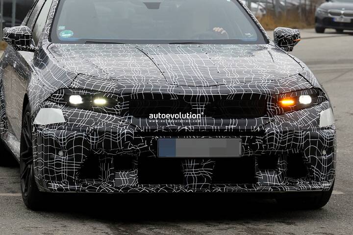 imgi_45_2028-bmw-m5-sedan-adopts-neue-klasse-i3-rear-signature-lighting_4