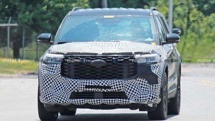 2024-ford-explorer-front-view-spy-photo (3)
