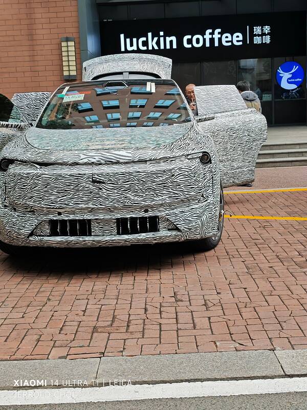 006UrYbSgy1i7hfeugh19j32dc35se84