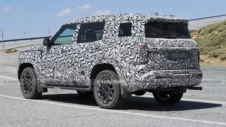 Mitsubishi-Pajero-Scoop-9-copy-1536x864