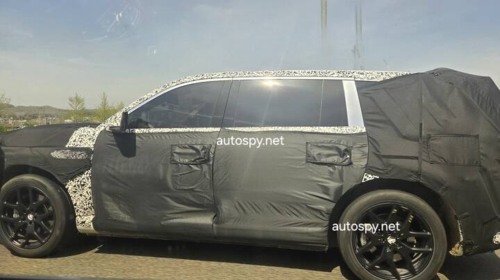 thumb-2027 Genesis GV90_newcarscoops_5ff17763230088128950x534