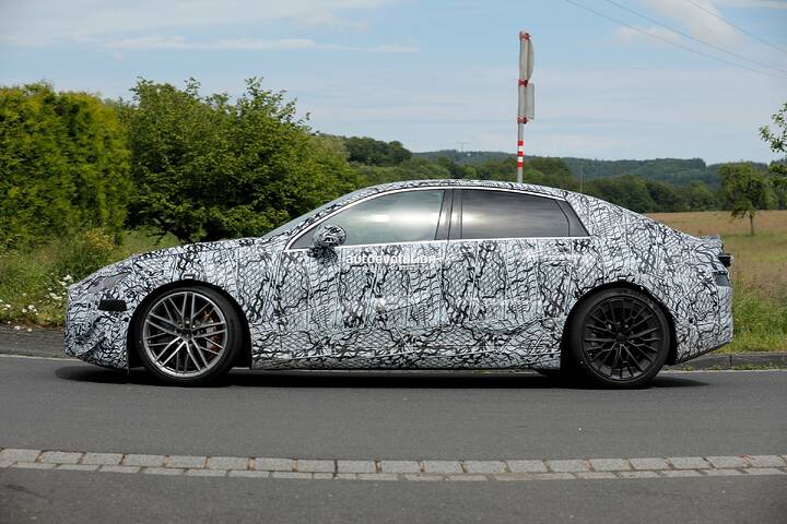 2026-mercedes-amg-c-class-ev-spied-testing-at-the-nurburgring-with-mismatched-wheels_12