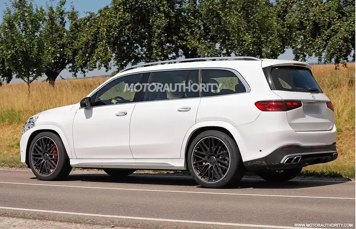 2027-mercedes-benz-amg-gls-63-facelift-spy-shots--photo-via-baldauf_100940136_l