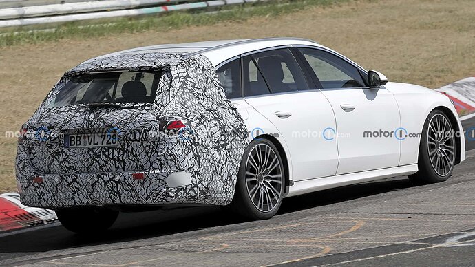 mercedes-benz-e-class-estate-spy-photos (9)