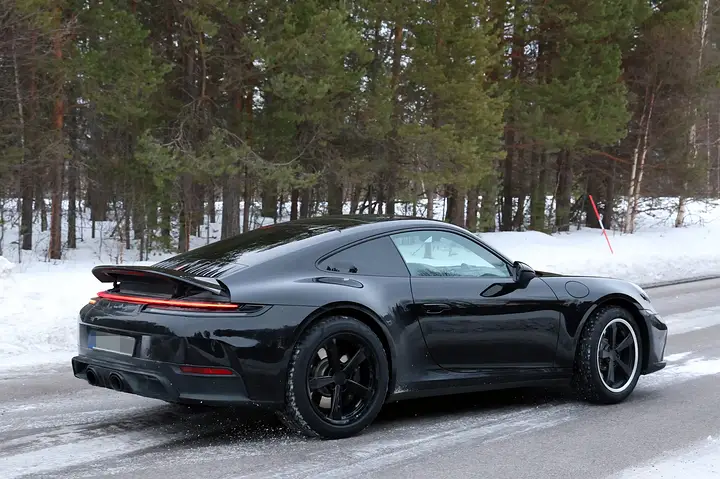 Porsche-Dakar-newcarscoops-13-2048x1365