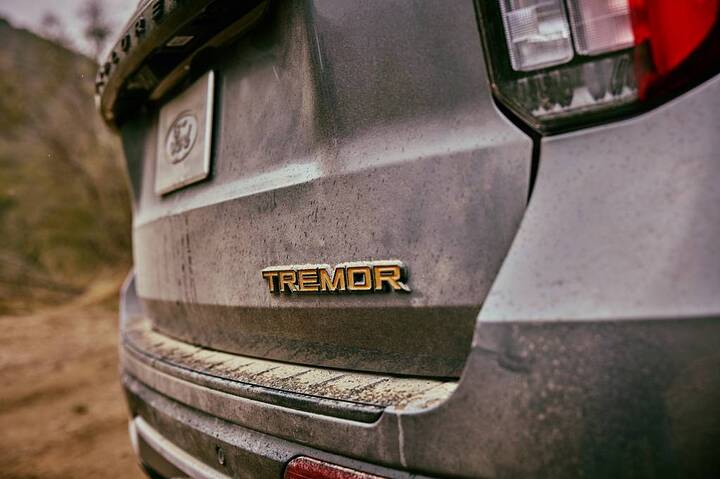 ford-explorer-tremor-teaser_100963838_l