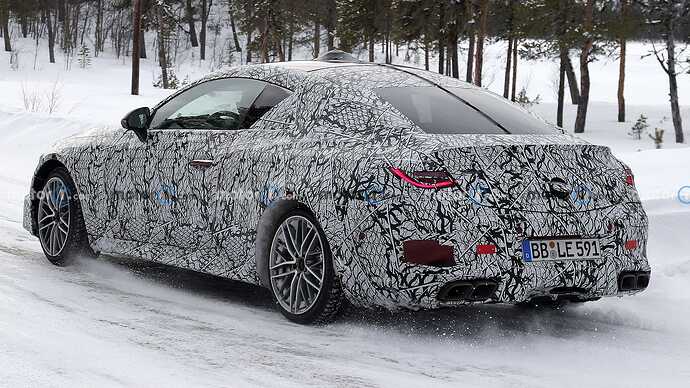 new-mercedes-amg-cle63-coupe-spy-photos (10)
