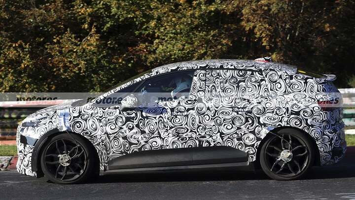audi-sq2-e-tron-2027-fotos-espia-nurburgring-2025111149-1763571339_9