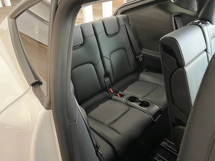 Tesla Model Y L third-row seatsimgi_115_tesla-model-y-7-seater